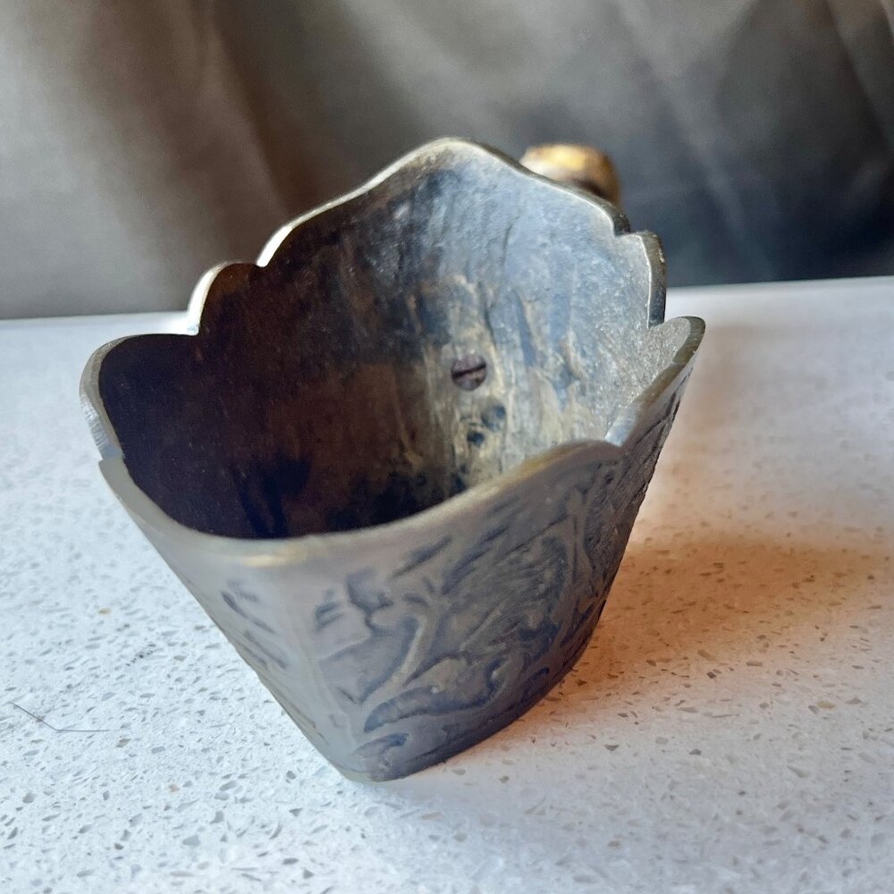 Antique Brass Chinese Silk Iron With Engraved Floral Design & Wooden Handle Fist - Picture 3 of 15